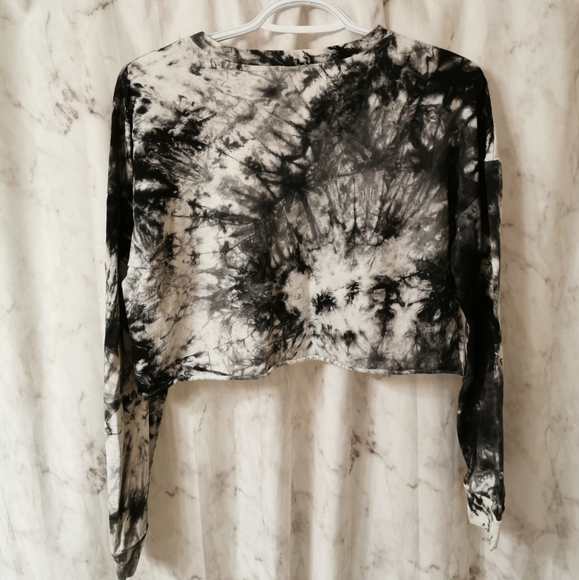Zaful Crop Top and Short Set - Picture 4 of 7